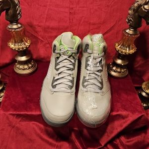 BRAND NEW AIR JORDAN 5 ”GREEN BEAN“